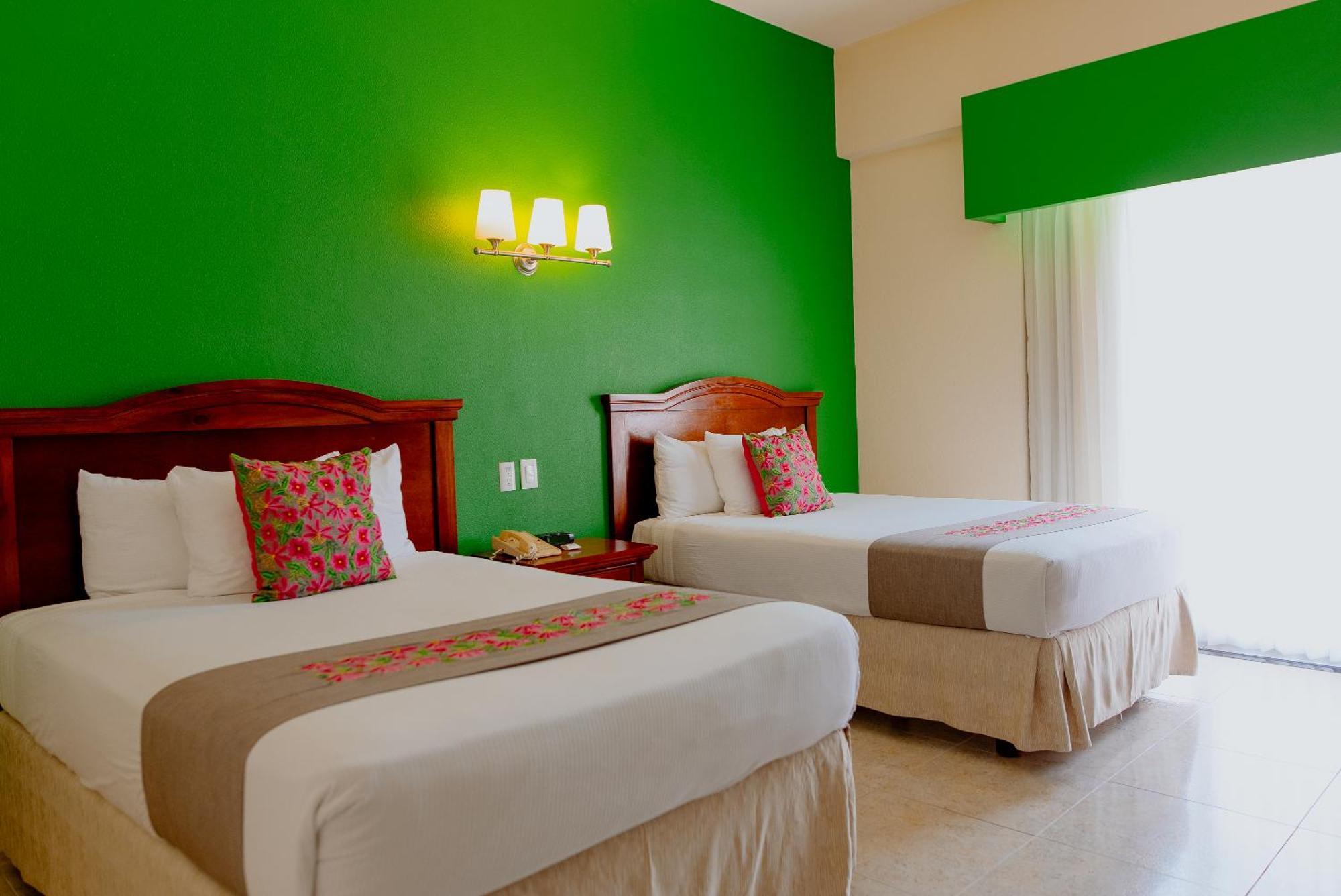 Hotel Plaza Кампече Экстерьер фото